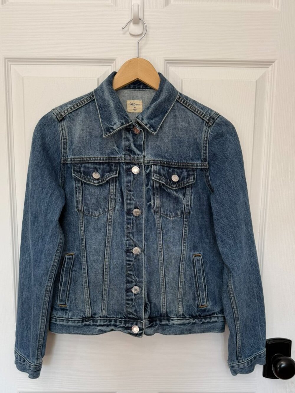 Gap 1969 Women's Classic Denim Jacket Medium Wash Size XS - Picture 2 of 7